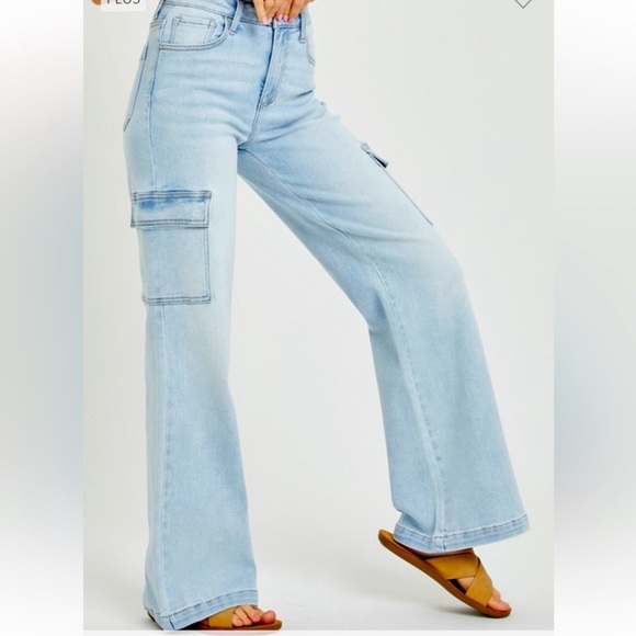 Trending New High Rise Wide Cargo Leg Jeans - Picture 7 of 7